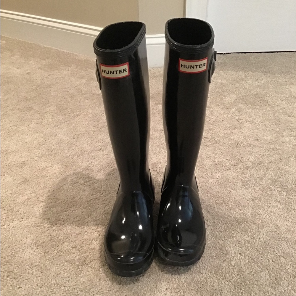 black rain boots